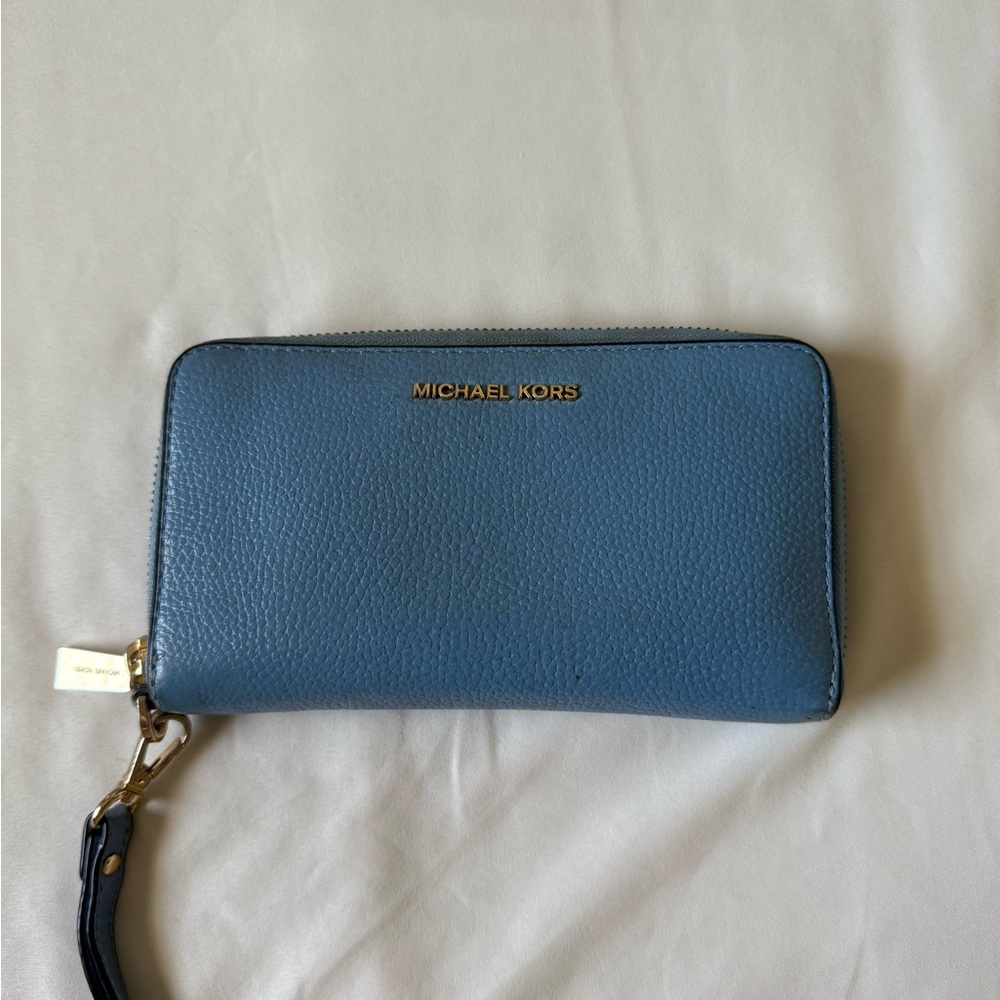 Michael Kors Pebble Blue Zip-Around Wallet - Picture 1 of 3